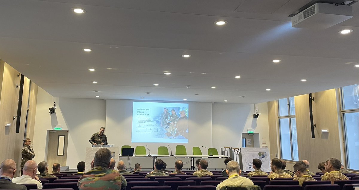 Aujourd’hui, l’<a href="/EdgTerre/">École de Guerre - Terre</a> organise le premier jour du tournoi international de wargame. Des temps d’échanges entre les délégations britannique, allemande, belge américaine et italienne ainsi que l’EDG-T sont au programme, afin de partager la culture wargame et ses perspectives.