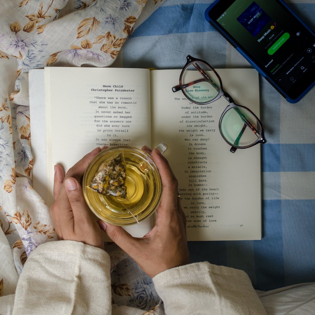 KarmaKettleTeas's tweet photo. We believe that it’s really important to make time for yourself.
Take a minute to take a deep breath and have a cup of tea❤️ https://t.co/qbNrhd1SEm