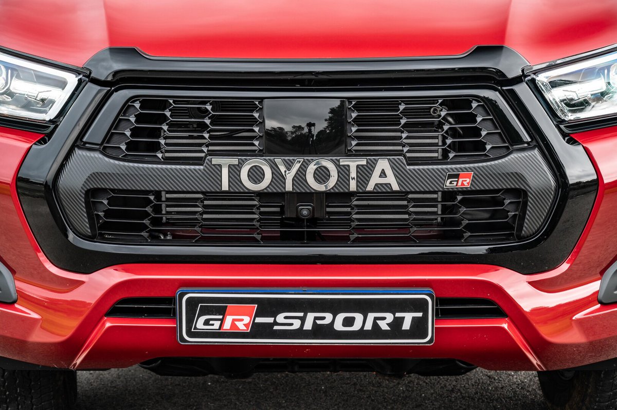 <a href="/ToyotaSA/">@ToyotaSA</a> Hilux GR-sport model has recently been added to the Hilux range . It is powered by a 2.8L 4 cylinder turbocharged diesel engine pushing 165kw/550nm of torque. Yeses this thing looks proper ❤️