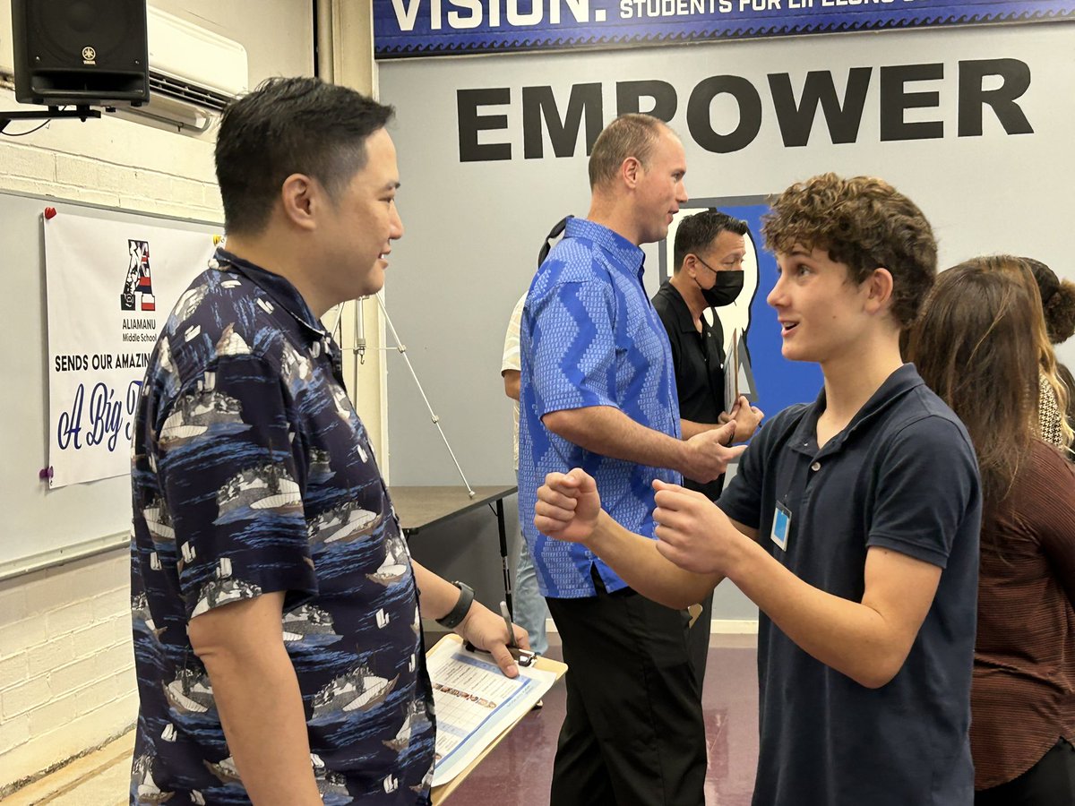 AliamanuMiddle's tweet image. Shake round 2!! Soo proud of our students practicing their confidence, communication skills, poise, and soo much more!! Thank you to all of our judges!!