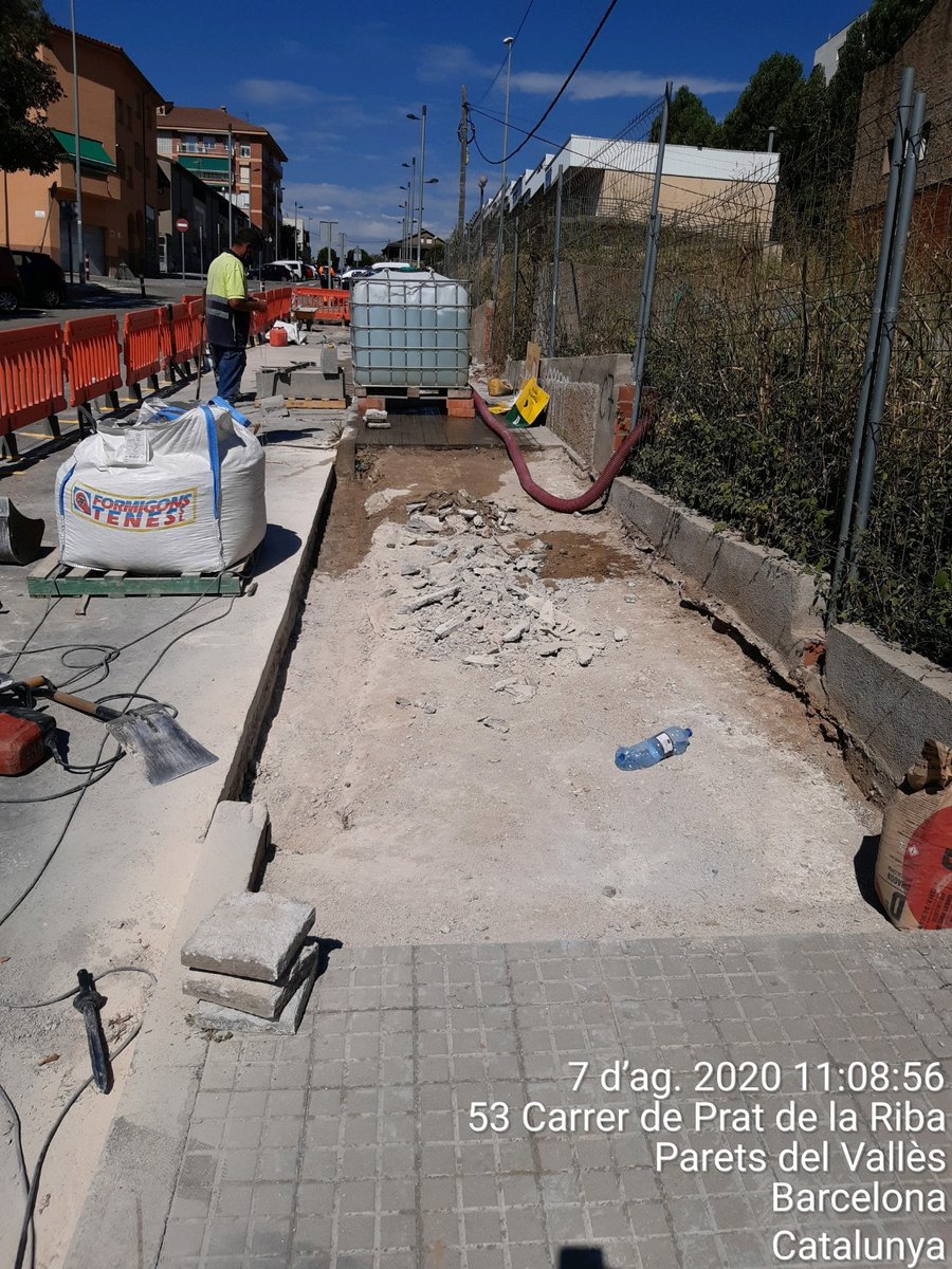 JordiSeguer's tweet photo. FIL: L'estiu de 2020 el #GovernPlural va fer una important actuació de millora, dins del Pla de voreres, sobretot a Can Berenguer i Sot d'en Barriques, en carrers com Monistrol, on es van renovar totes les voreres i escocells, amb plantat de nou arbrat on feia falta #Parets https://t.co/oK9EqLq1CR