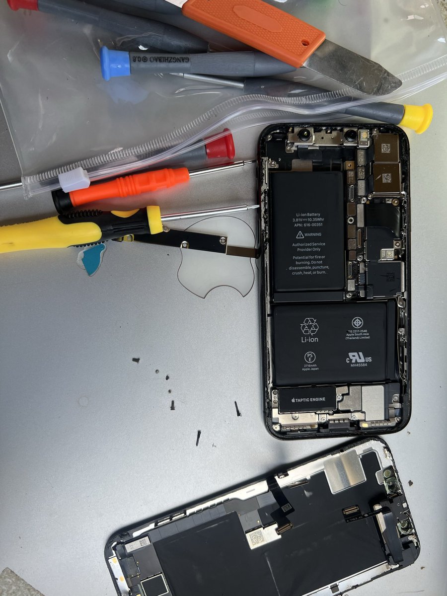 iTech911's tweet photo. We Fix Broken iPhones On The spot.
#0to100in10
📸 :: iPhoneX
0558690908 / 0262666226
#iTech911 #iBuy #iSell #iSwap #iFix #Apple https://t.co/wrdyavi6eZ