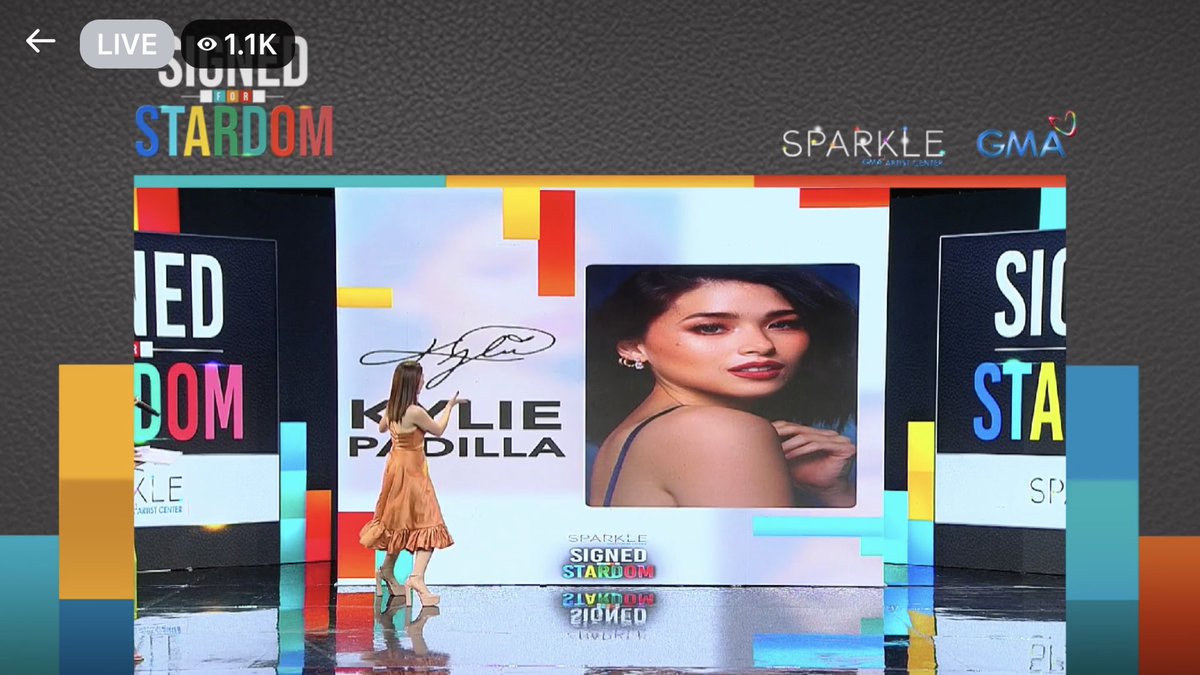 kylievers's tweet photo. She is Still #ProudToBeKapuso . Kapuso Actress Kylie Padilla renews her contract in Sparkle GMA happened this day at Signed For Stradom. Congratulations and we are looking forward for your good projects

@kylienicolep https://t.co/L2FQOuZjVC
