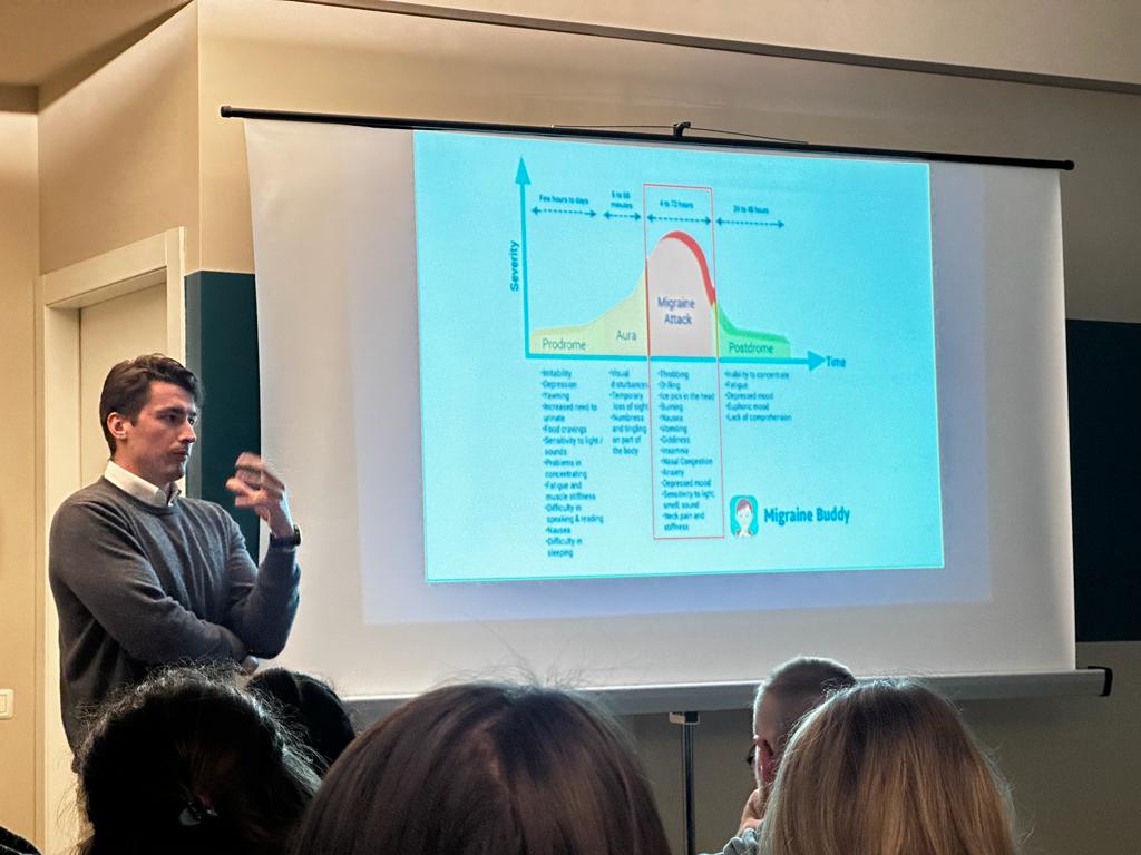 lucamae1987's tweet photo. Great evening at ReAct - Fisioterapia & Performance listening to @Di_Antonio_S (PhD candidate Aalborg University - Denmark) about "Phenotyping migraine patients according to psychophysical characteristics"
#physiotherapyappliedscience https://t.co/148gHJ71GZ