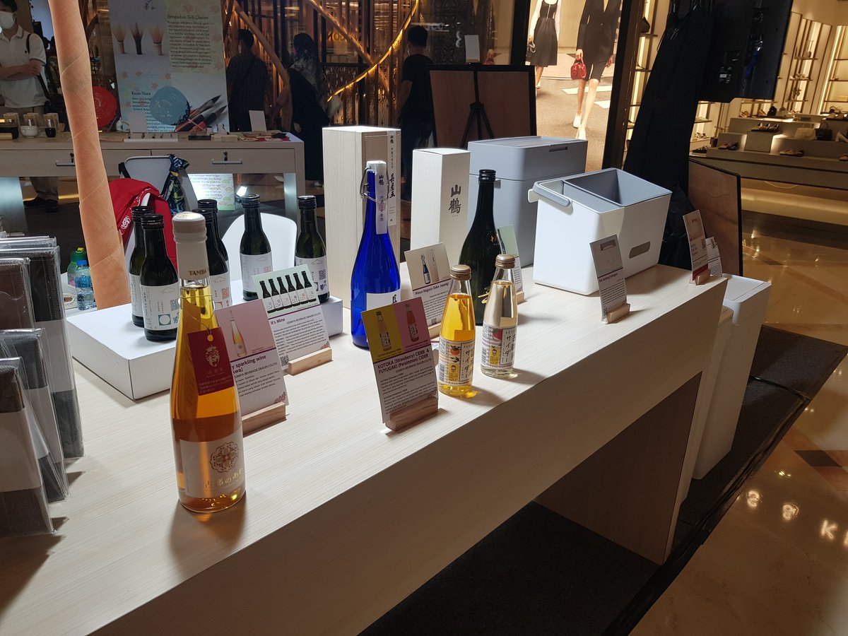 NaraExhibition's tweet photo. Nara Prefecture Product Exhibition start today! You can learn Japan's former capital city history and their local products here. We will also be giving away candies from Nara to visitors who visit our booth. So please come! ^^ #TransStudioBandung https://t.co/yYgqLoZvdJ