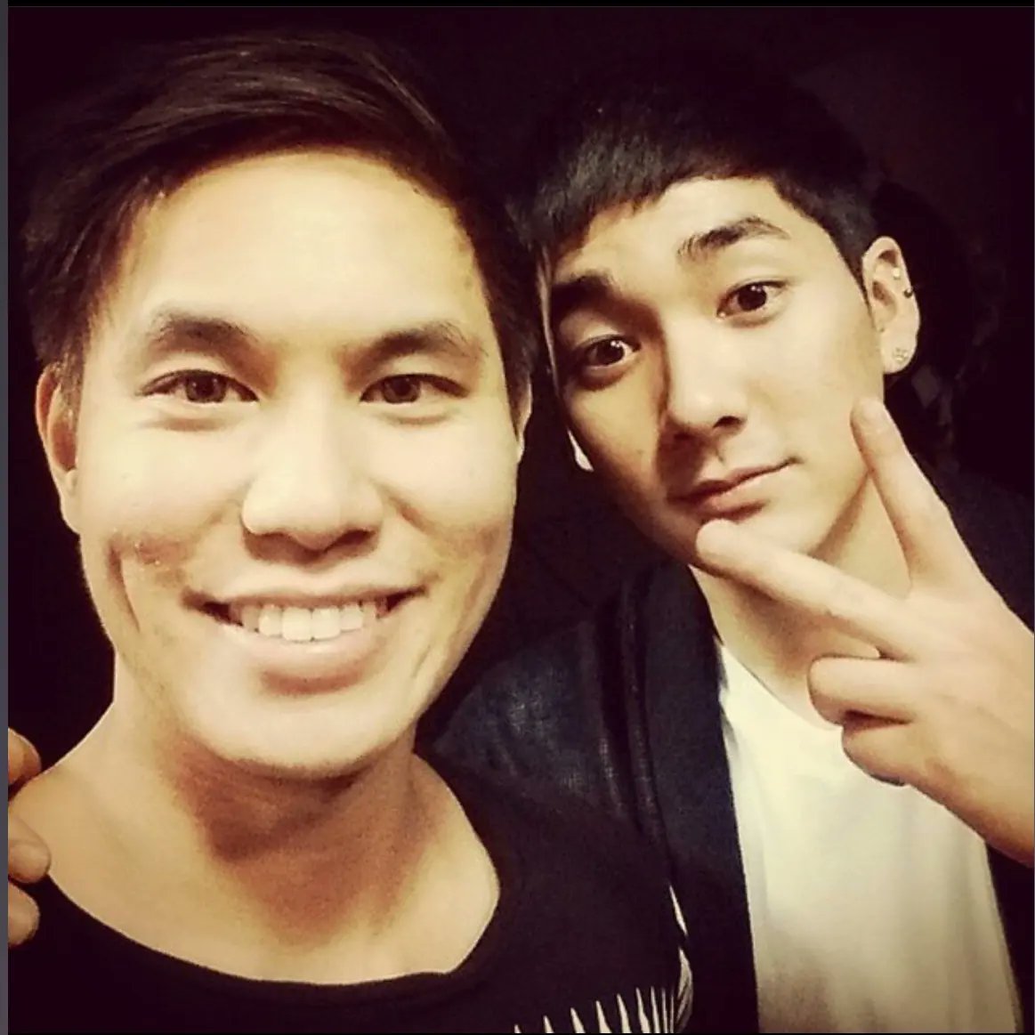 andytrieushow's tweet photo. 7 year reunion with kpop star💁🏻♂️ #Aaronkwak on set his 'Nu'est hosting gig #afterschoolclub 🙌
#aaronkwak #nuest #aronnuest #nuest_w #nuestaron https://t.co/fMAx0opuj2