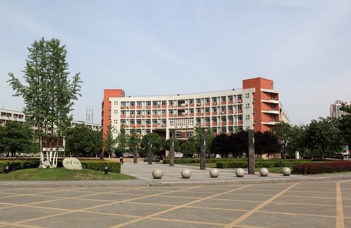 SichuanEdu's tweet photo. Southwest Petroleum University
*Find the perfect course for you
*Find out how you can get a scholarship
*Find out how you can apply 🙂
👇👇👇
https://t.co/DvaF0365ms
...
#studyinchina #studyabroad #Chengdu #southwestpetroleumuniversity #SICHUAN https://t.co/NVdk7Hb6kZ