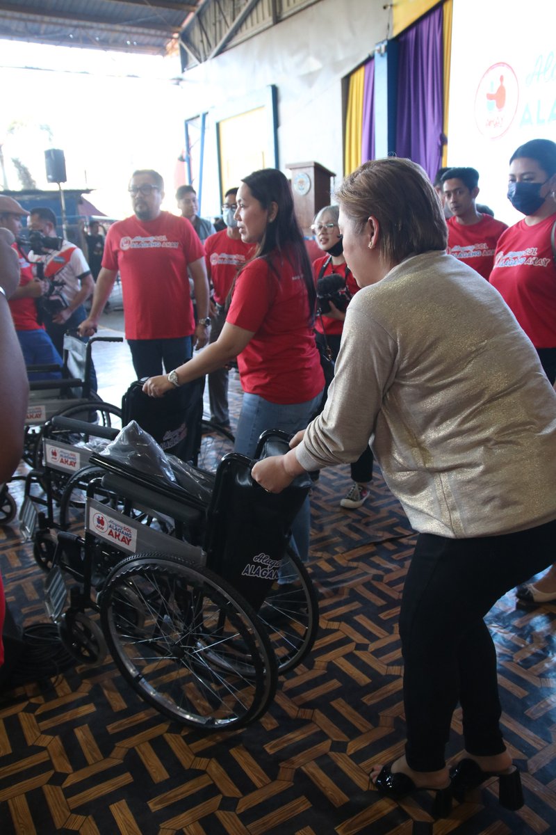 AlagangAkay's tweet photo. 200 wheel chair, 200 #PWD ang ating natulungan dito sa
#AlagangAkay
#AlagangSol https://t.co/WUfSBiNPHd