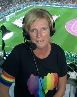#WMderSchande #LBGTQ #OneLove #BoycottQatar
ZDF-Kommentatorin Claudia Neumann hat in #Qatar ein Zeichen gesetzt. Sie hat mehr Eier in der Hose als der gesamte feige, korrupte #DFB !