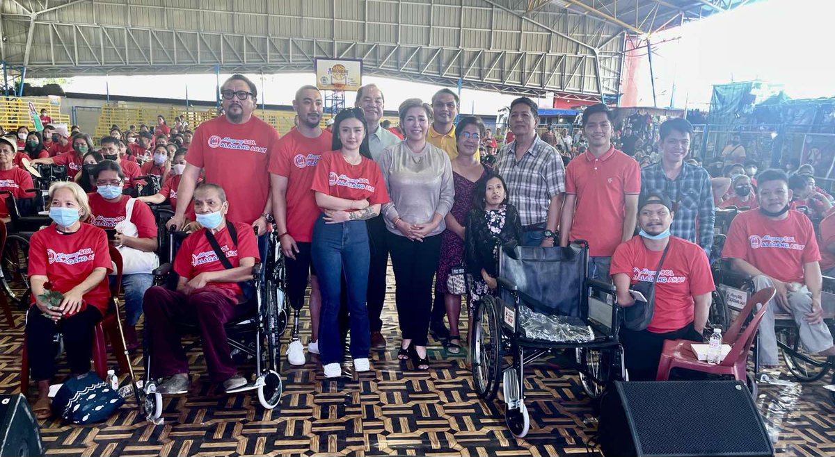 AlagangAkay's tweet photo. Maaga ang pasko sa ating mga kababayang #PWD dito sa Nagcarlan, Laguna. Umpisa pa lamang ito ng adbokasiyang isinusulong ng #AlagangAKAY at #AlagangSol https://t.co/tmF15SZ1mj