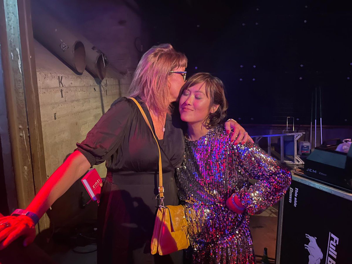 Lieve Sas moest eerder dit jaar loslaten. Haar man Ivar wil nu weer gaan werken, maar kan geen opvang vinden voor zijn kinderen.
Wie kan helpen?
Alle tips (en hopelijk geschikte mensen) mogen direct naar: ivarborst@icloud.com.
Dank je wel voor het meedenken.