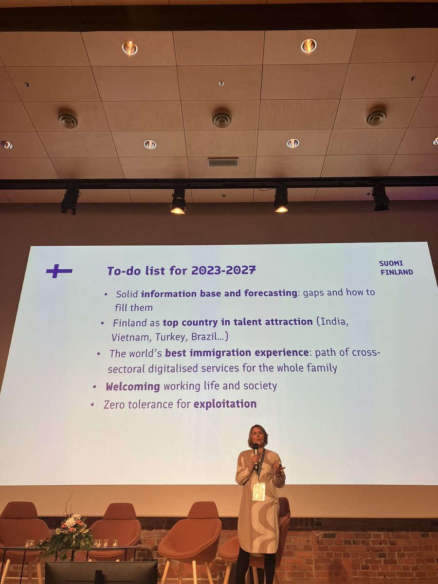 Here we go! <a href="/KatriNiskanen/">Katri Niskanen</a> from <a href="/TEM_uutiset/">TEM</a> opens the #TalentBoost Summit in Vaasa with the to-do list for 2023-2027.