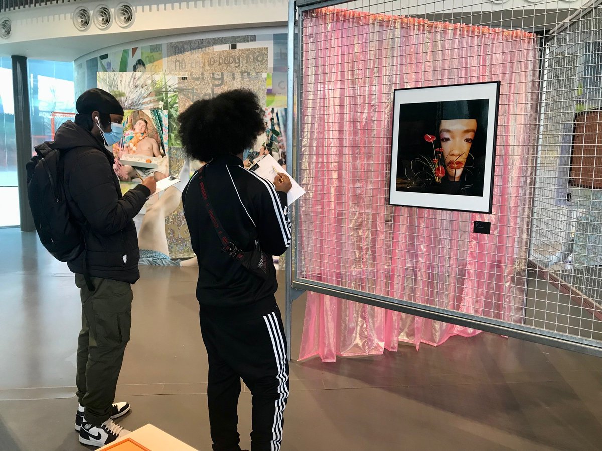 StCharlesSFC's tweet photo. Our Year 13 A Level Art and Photography students experienced a trip to North Greenwich visiting the Now Gallery, The Design District Structures and travelled on the skyline cable car to Trinity Buoy Wharf Sculpture Centre.
#collegetrips #art #photography #wearestcc #stcharles https://t.co/JIPRxfGwMe