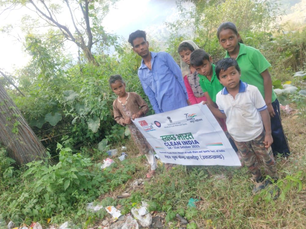 NYKAlmora's tweet photo. #CleanIndia2022 @NyksUttarakhand @NYKAlmora @Nyksindia @YASMinistry @DDnews_dehradun @ianuragthakur @DmDeoAlmora @ukcmo https://t.co/HlNXVCvurY