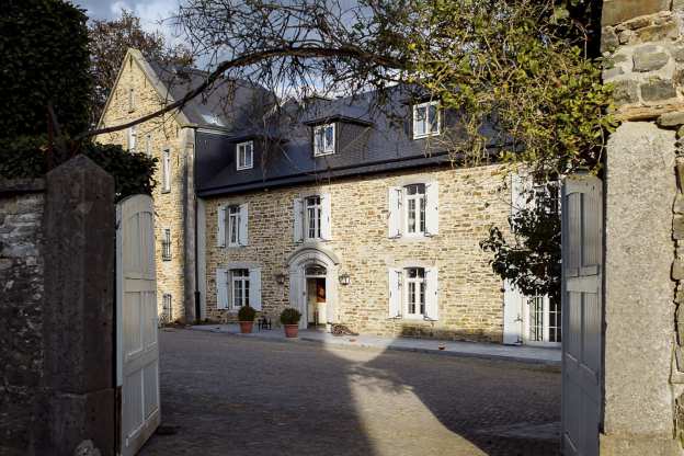 tourismebelge's tweet photo. [Au top] Fêter Noël en Ardenne ? Chez @Ardennes_Etape, toutes ces adresses sont encore disponibles https://t.co/PSdKKPZfkq On se compte et on réserve !
#TuesdayTip #Noel #Belgique #Wallonie #Ardenne #logement #gites #maisonsdevacances https://t.co/gnSFJakNq4