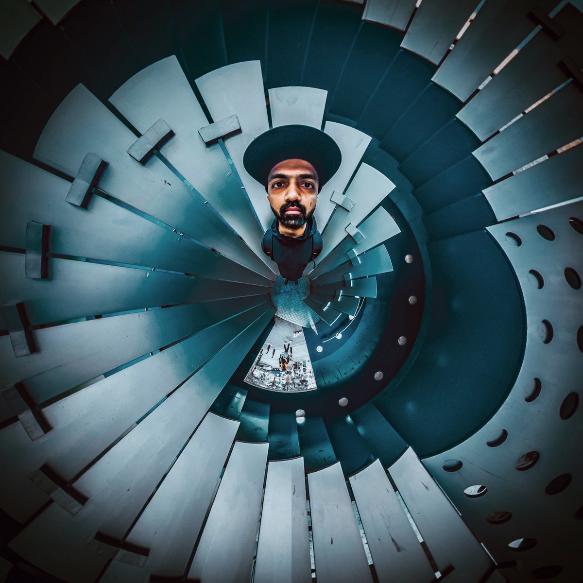 Captured the 🐉 shot with #insta360x3 
#insta360 #tinyplanet #360selphie 
<a href="/insta360/">Insta360</a> <a href="/Insta360Japan/">Insta360 Japan</a>