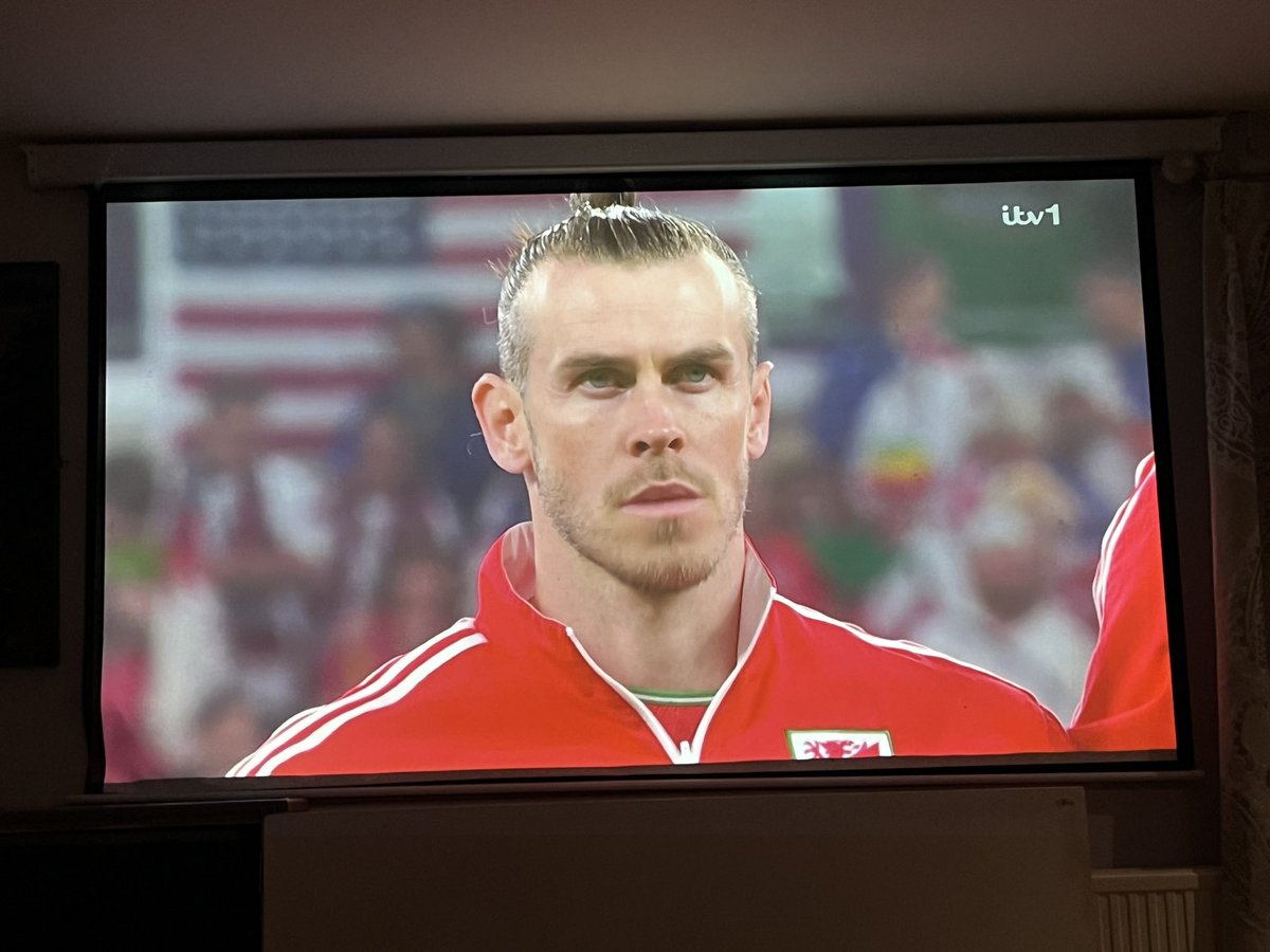 More people tuned into Wales’ opening World Cup match than the England game.

🏴󠁧󠁢󠁷󠁬󠁳󠁿 Wales v USA 🇺🇸 
9.4 million

🏴󠁧󠁢󠁥󠁮󠁧󠁿 England v Iran 🇮🇷 
7.4 million

…and that’s without the S4C figures for the Wales game.