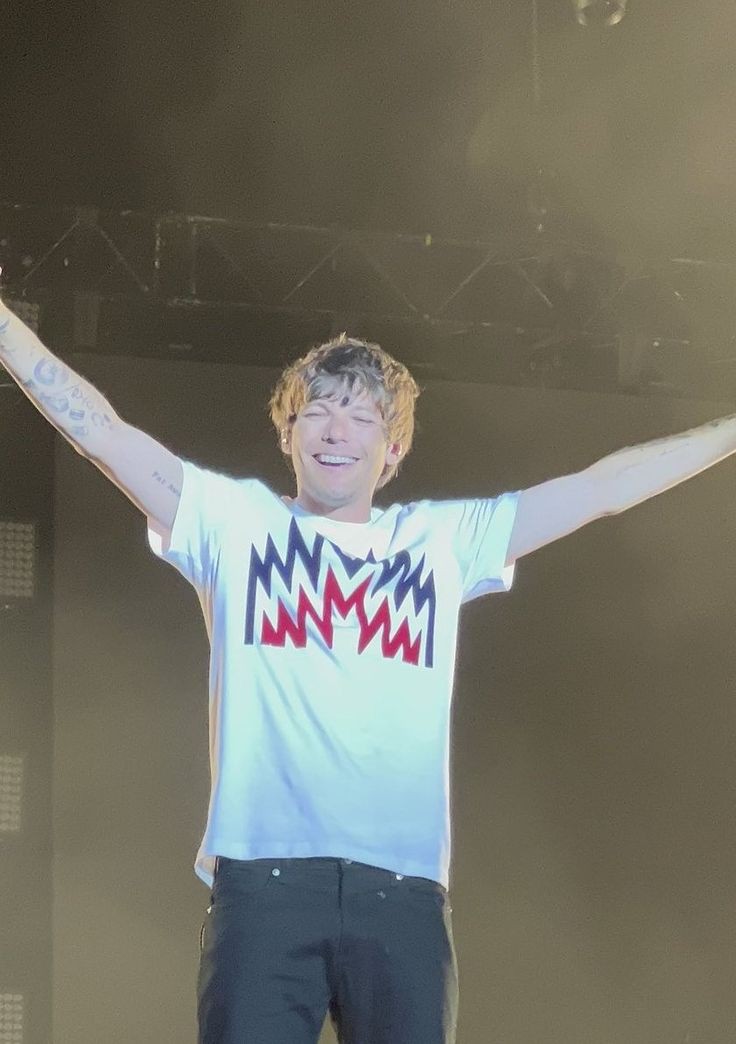 ً (@louisarchlve) on Twitter photo 