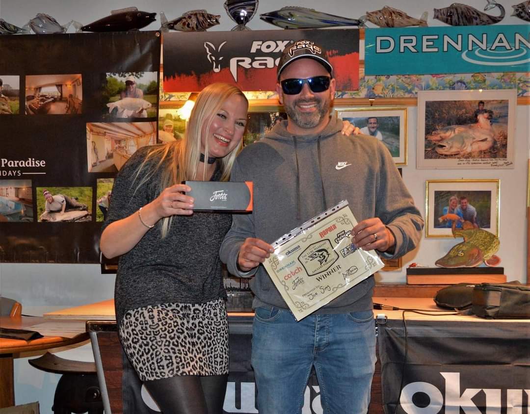 LADIES &amp; GENTLEMEN - THE WINNER OF THE 2022 LURE WEEKEND IS...

JOE SIMS 🏆 with 5 Species consisting of Pike, Perch, Rudd, Tiger Trout &amp; Blue Trout. 

CONGRATULATIONS &amp; WELL DONE JOE!! THANK YOU TO THE SPONSORS FOR THE ABSOLUTELY AWESOME PRIZES!!!

#anglersparadiselureweekend