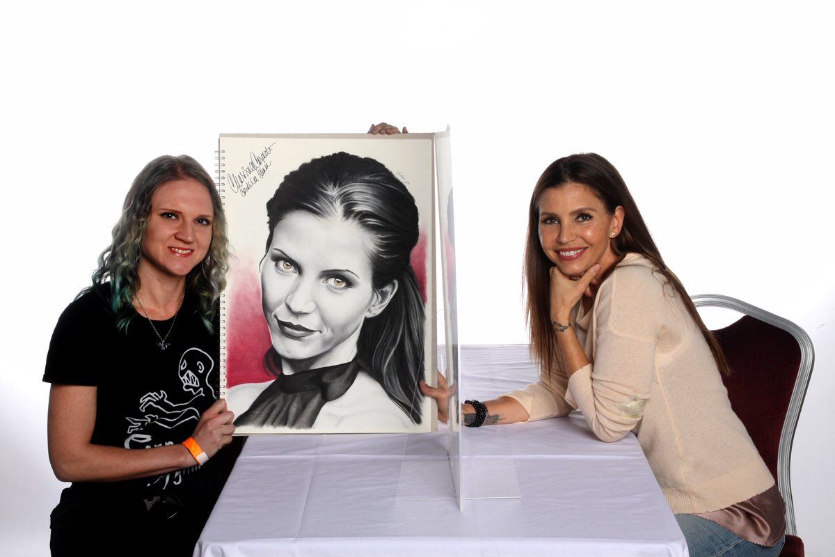 JeloweArt's tweet photo. 1 year ago ๐ I loved showing @AllCharisma my #fanart of her. I was so #proud of this #drawing I'm #thankful I got to do this ๐
#memories #comiccon #charismacarpenter #Buffy #Buffyfan #BuffyFanart #buffythevampireslayer #JeloweArt #Cordelia #portrait #art #artist https://t.co/Et9ptm2H3z