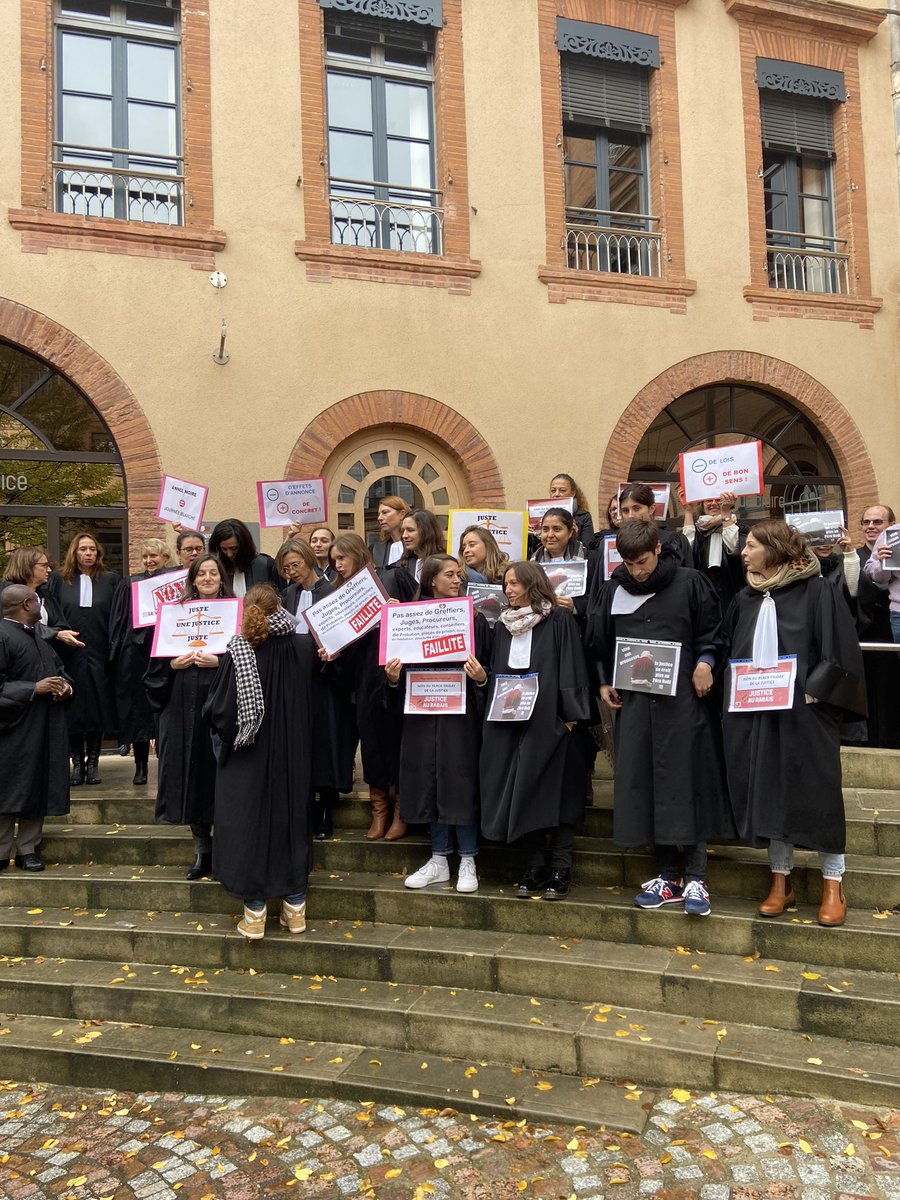 USM_toulouse's tweet photo. Mobilisation à Montauban avec des renvois massifs https://t.co/yABzTOY8E5