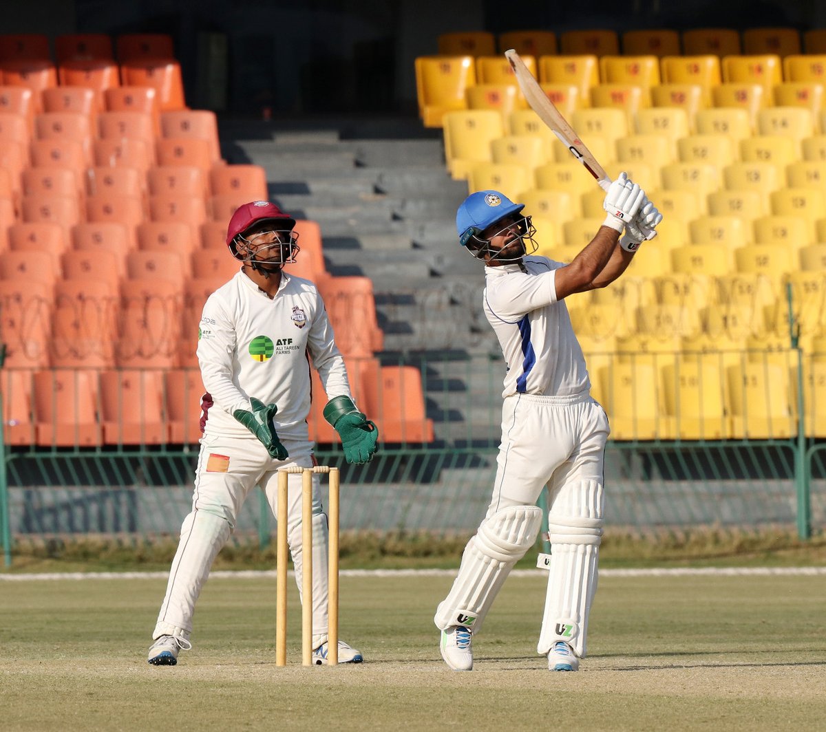 TheRealPCB_Live's tweet photo. Stumps (day 3) at Gaddafi Stadium, Lahore

Southern Punjab: 550-8d
Central Punjab: 415-4 (98 ov)

Scorecard: https://t.co/ivBlvJfsSr

#SPvCP | #QeAT https://t.co/a7Yq6RypSs