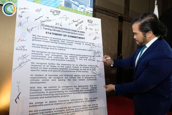 CCCPHL's tweet photo. Multistakeholders commit to boost investment for climate and sustainability initiatives and accelerate just transition to achieve a climate-smart and climate-resilient Philippines by 2050. https://t.co/qwans7B2L8