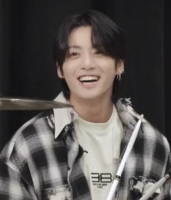 taekookfoever's tweet photo. the smile:                        the reason: https://t.co/RW0tr2XSqa