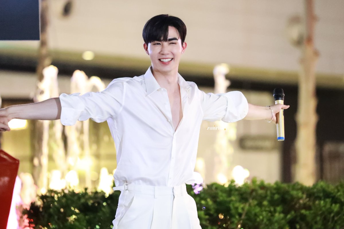 zunrisezn's tweet photo. คิดถึงต้องทำยังไงน้าาา🥹🫠

#MegabangnaxZeeNunew #ZeePruk https://t.co/m1dSwyg3jZ