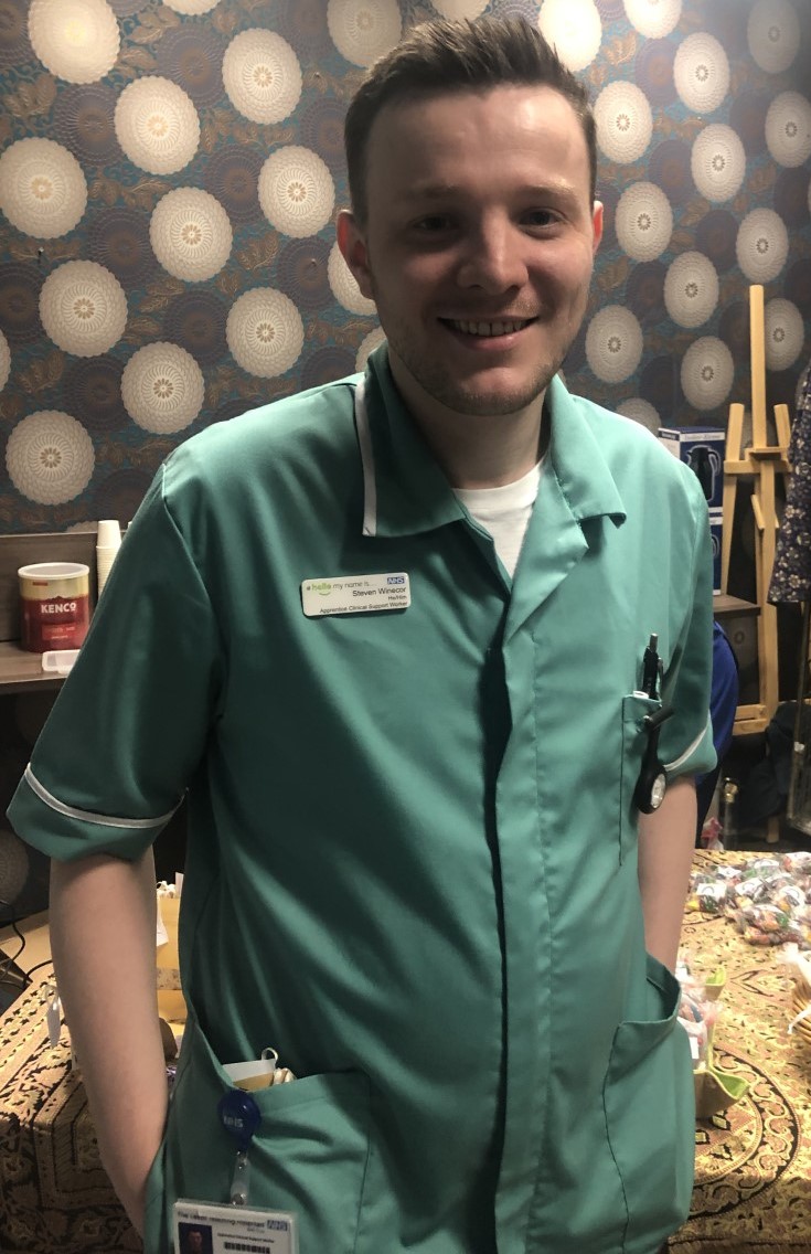 LTHTCorpNurse's tweet photo. "I've never felt so appreciated at work!" Such great words from CSW Steven from ward J96. #weareHCSW @OncologyLeedsTH @lthtwande https://t.co/aVxDYyr0UA