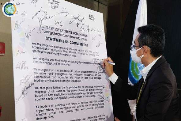 CCCPHL's tweet photo. Multistakeholders commit to boost investment for climate and sustainability initiatives and accelerate just transition to achieve a climate-smart and climate-resilient Philippines by 2050. https://t.co/qwans7B2L8