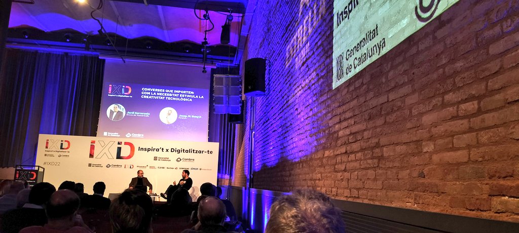 DCondeminas's tweet photo. #IXD22: @JordiHerreruela explica 3 factors èxit @cruillabcn: cercar públic de #proximitat, tractar-los amb intel·ligència de forma propera, i l'aplicació tecnologia per millorar l'experiència. 3 factors que poden ser extensibles a bona part de la resta de propostes #Cultura. https://t.co/F374VA6ULU
