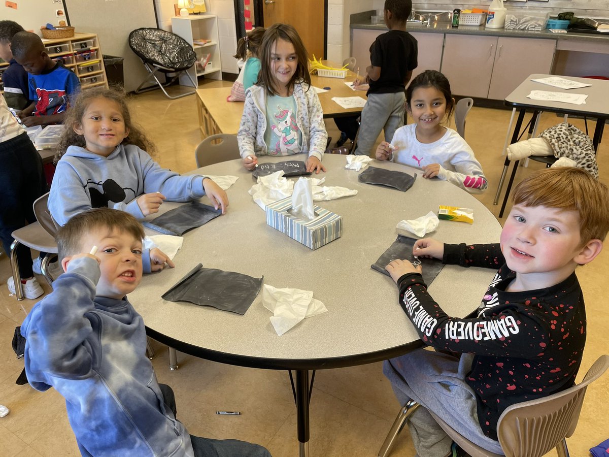 MrsEngel1st's tweet photo. Turkey station smiles! 😊 #HECSmagic https://t.co/EvOFj6q8hf