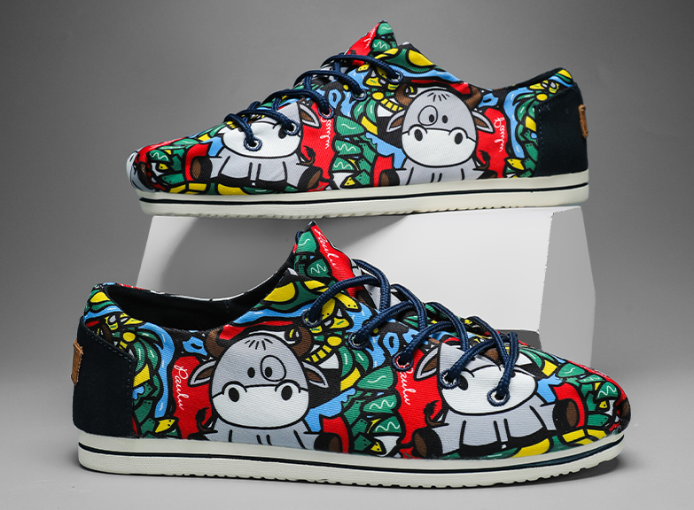 Women's shoes 2022 new Korean version of a hundred with graffiti canvas shoes female casual single shoes
#doodle