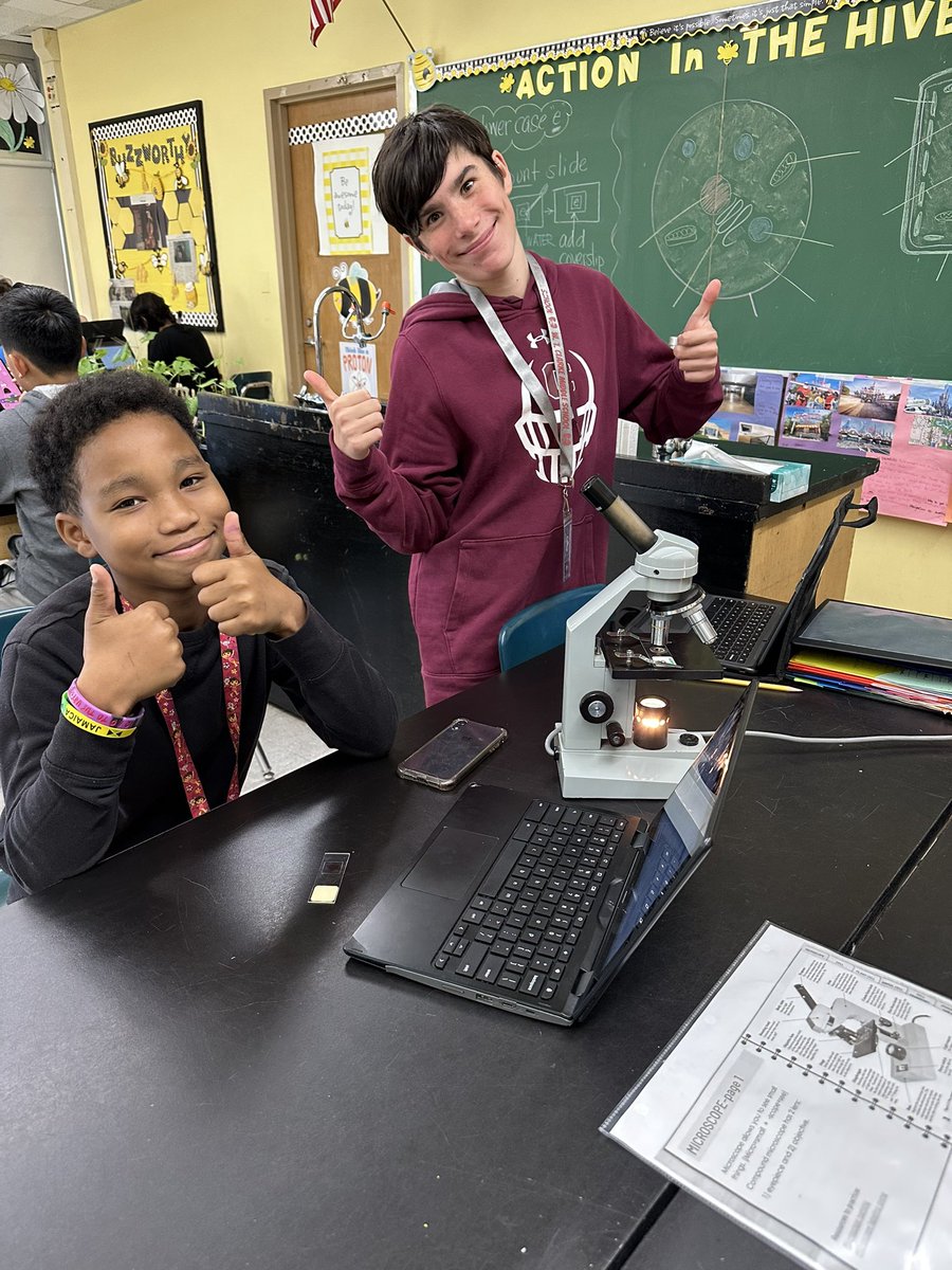 WenWanso's tweet photo. Cell-ebrating our ๐ฌ unit by taking cell-fies of live specimens @WTClarkeMS @jmiraglia31 #cell #elodea #chloroplasts #itsmoving #euglena #paramecium ๐ฌ ๐ฑ https://t.co/JEZp481Qch
