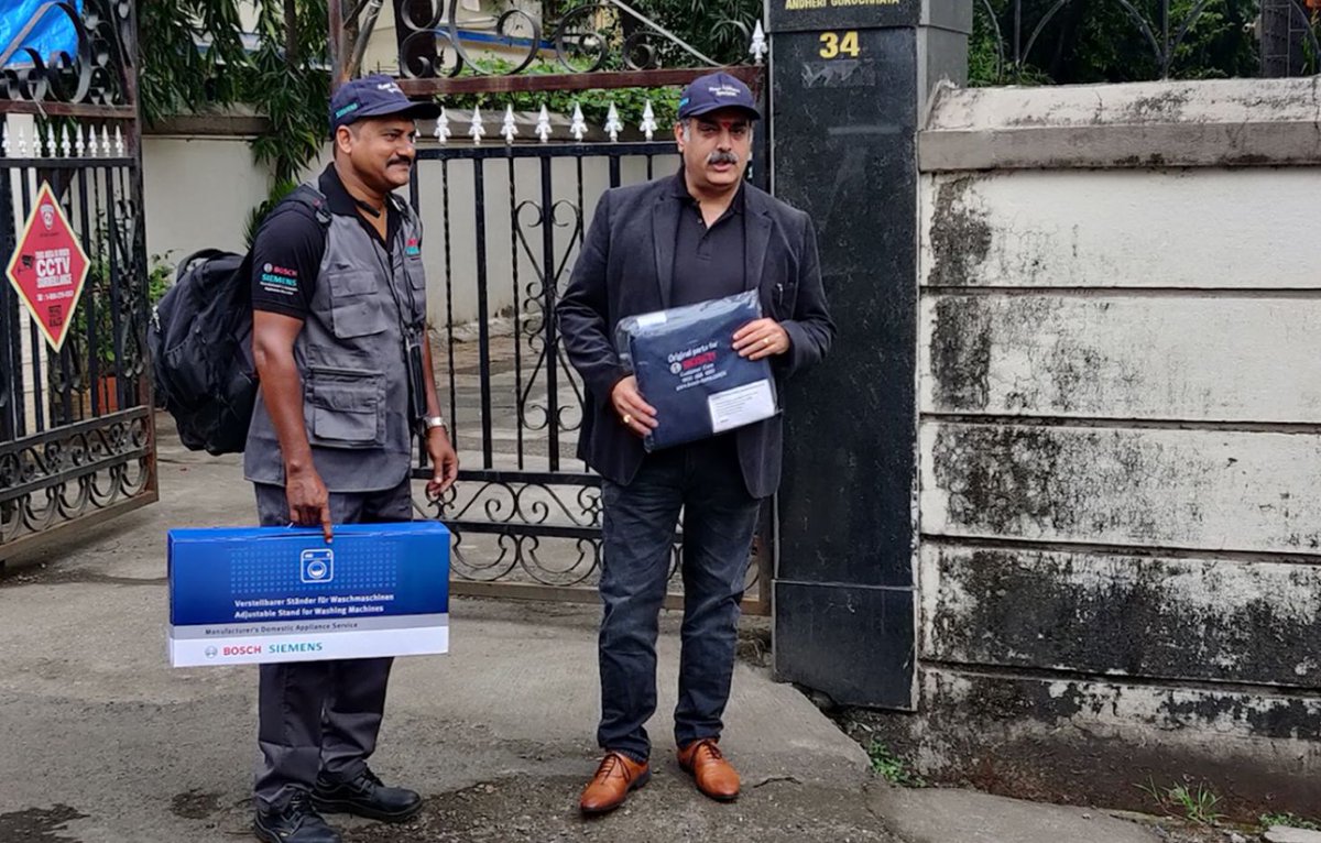 BSHIndia's tweet photo. Here’s a glimpse of our MD &amp; CEO Neeraj Bahl and our Executive Director &amp; CFO Sathyanarayanan Viswanathan reviving our annual activity ‘A Day Out with Service Engineer’ after a hiatus of two years. 

#BSHHomeAppliances #Innovation #Technology #ServicePartners https://t.co/md1FODakzB