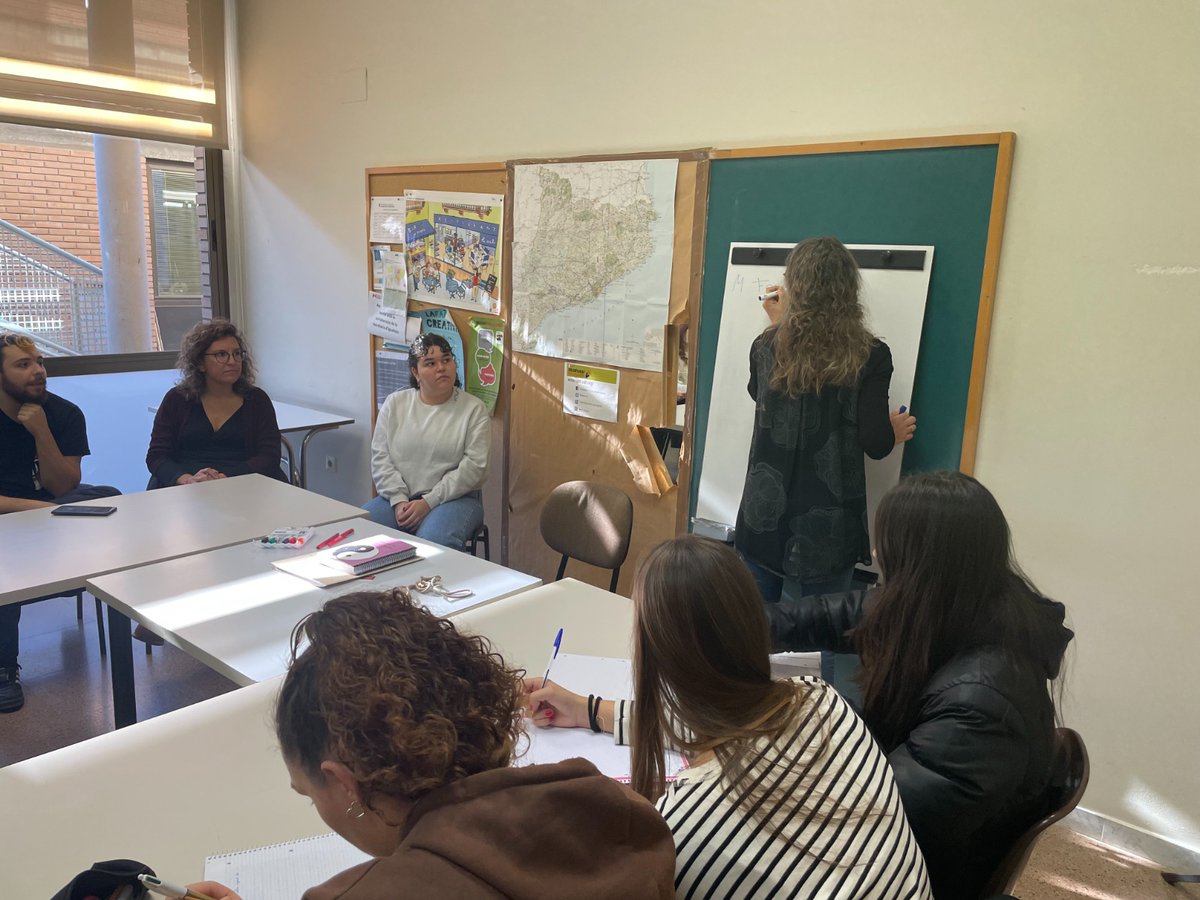 ViAcompanyades's tweet photo. Avui, alumnes de 1er curs d'Educació Social de la @univgirona ens han visitat per conèixer els #MatrimonisForcats i les diferents accions de sensibilització i prevenció que porta a terme @ViAcompanyades per eradicar aquesta greu violència masclista.
#NoVull
@UdGEducacioPsic. https://t.co/JcVp8ERK2U