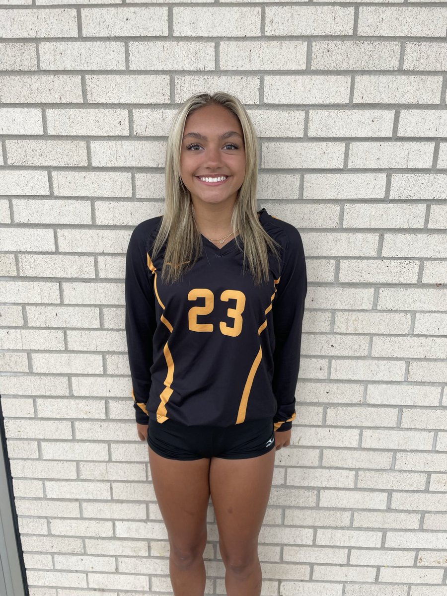 Happy birthday to freshman Ashlynn Gray!  🥳 Have a great day!