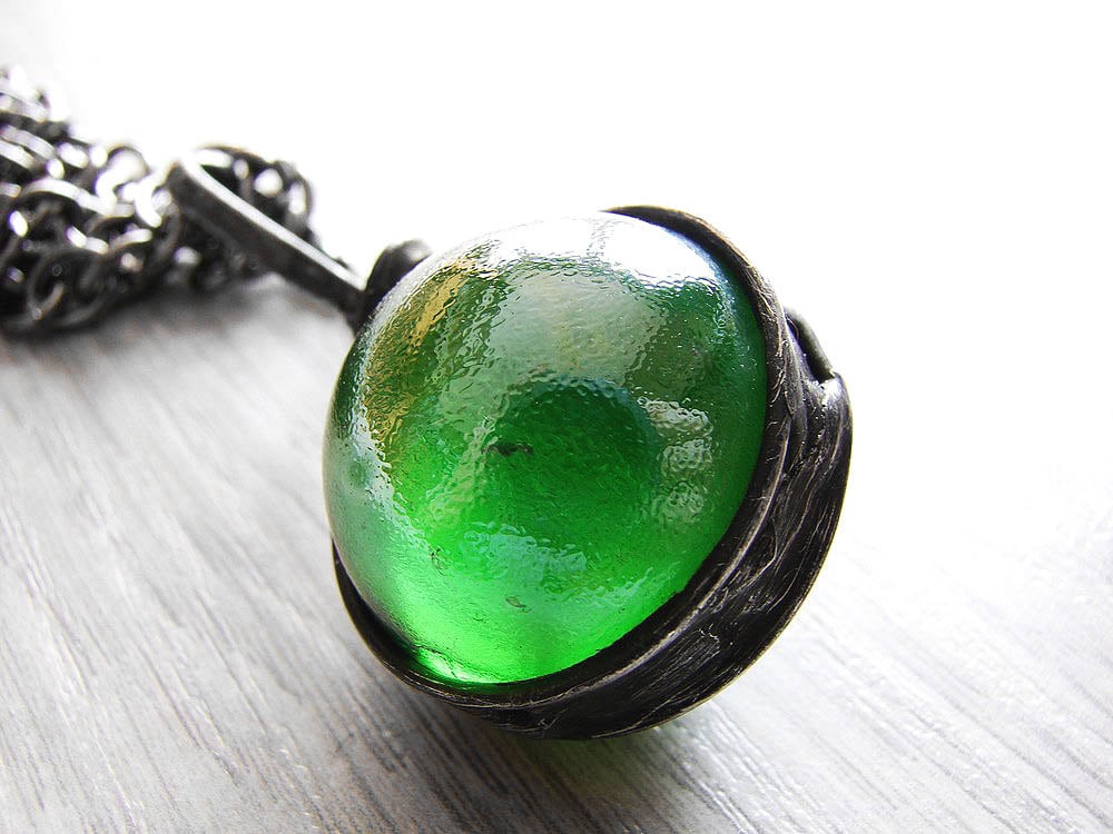 GepArtJewellery's tweet photo. Excited to share the latest addition to my #etsy shop: Unique green transparent moon luminous metal pendant glass ball unique retro tiffany technique gift by https://t.co/RHt4xgqdhg SHIPPING! https://t.co/OHXrsWJGZI #green #stainedglass #tiffanyglass #retrocharms #romatic https://t.co/OLXlk2zPKq