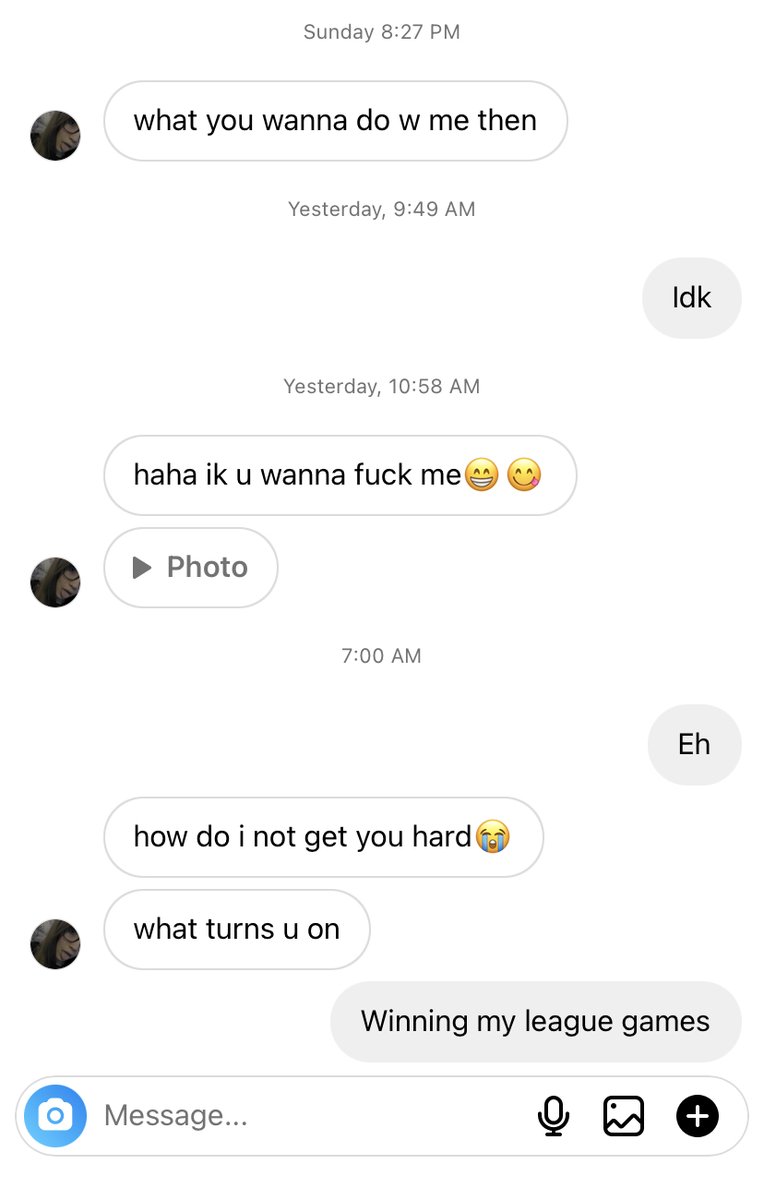 doaenel's tweet photo. Not sure what other answer she was expecting from a guy who plays League for 12 hours a day https://t.co/Jnl7phjFc0