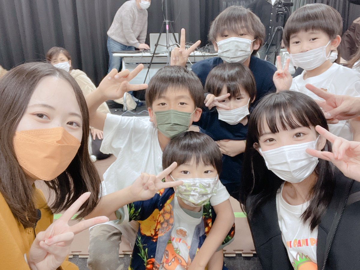 s_akane_ta's tweet photo. 前日リハーサルin仙台🧡
見てくださった方、来てくれた子たちもありがとうございましたー！！
しっかりした子が多い仙台😊💕
明日の収録も頑張ろうね✨✨

3枚目はイチョウが綺麗だったから
一緒に歩いてたゆきこちゃんと
【S】en【d】aiポーズした写真😆🍁 https://t.co/JGYmRk7nr6