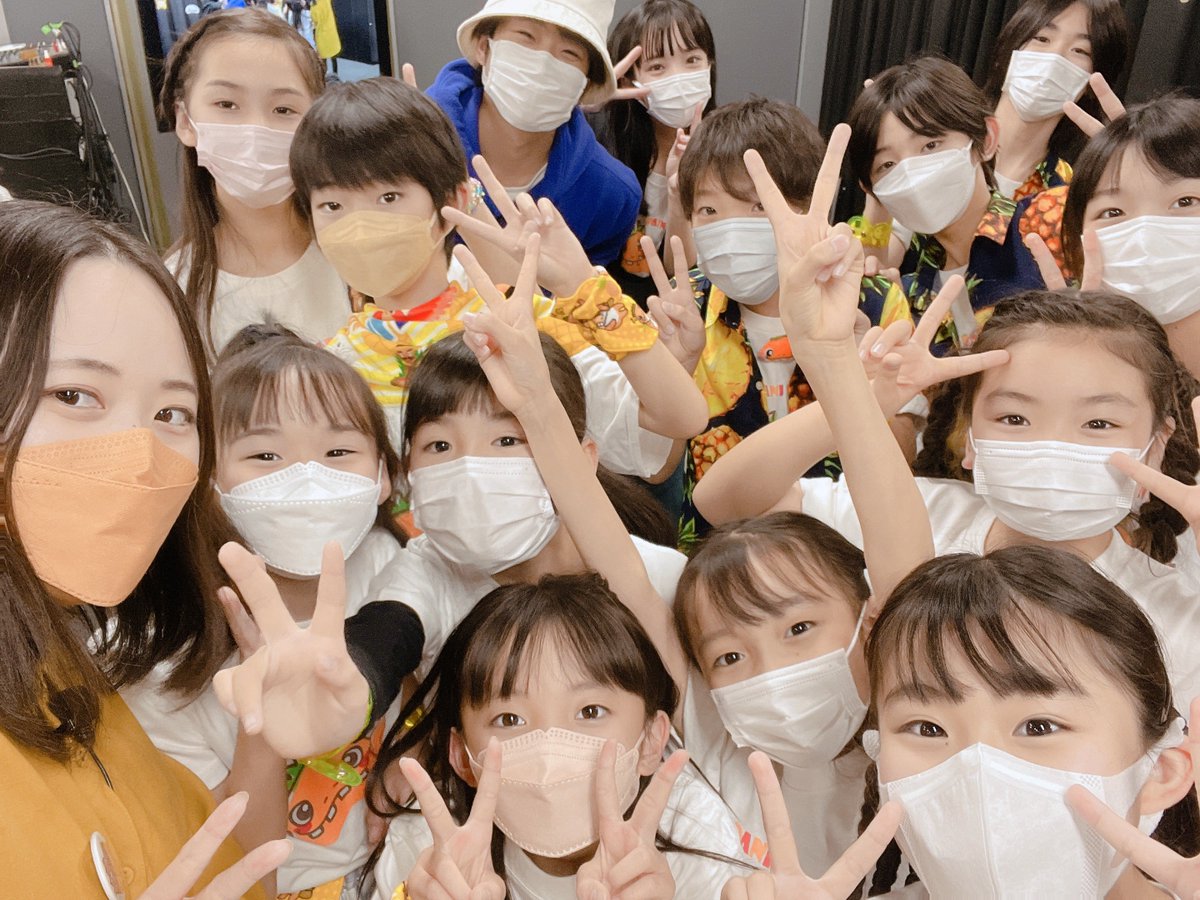 s_akane_ta's tweet photo. 前日リハーサルin仙台🧡
見てくださった方、来てくれた子たちもありがとうございましたー！！
しっかりした子が多い仙台😊💕
明日の収録も頑張ろうね✨✨

3枚目はイチョウが綺麗だったから
一緒に歩いてたゆきこちゃんと
【S】en【d】aiポーズした写真😆🍁 https://t.co/JGYmRk7nr6