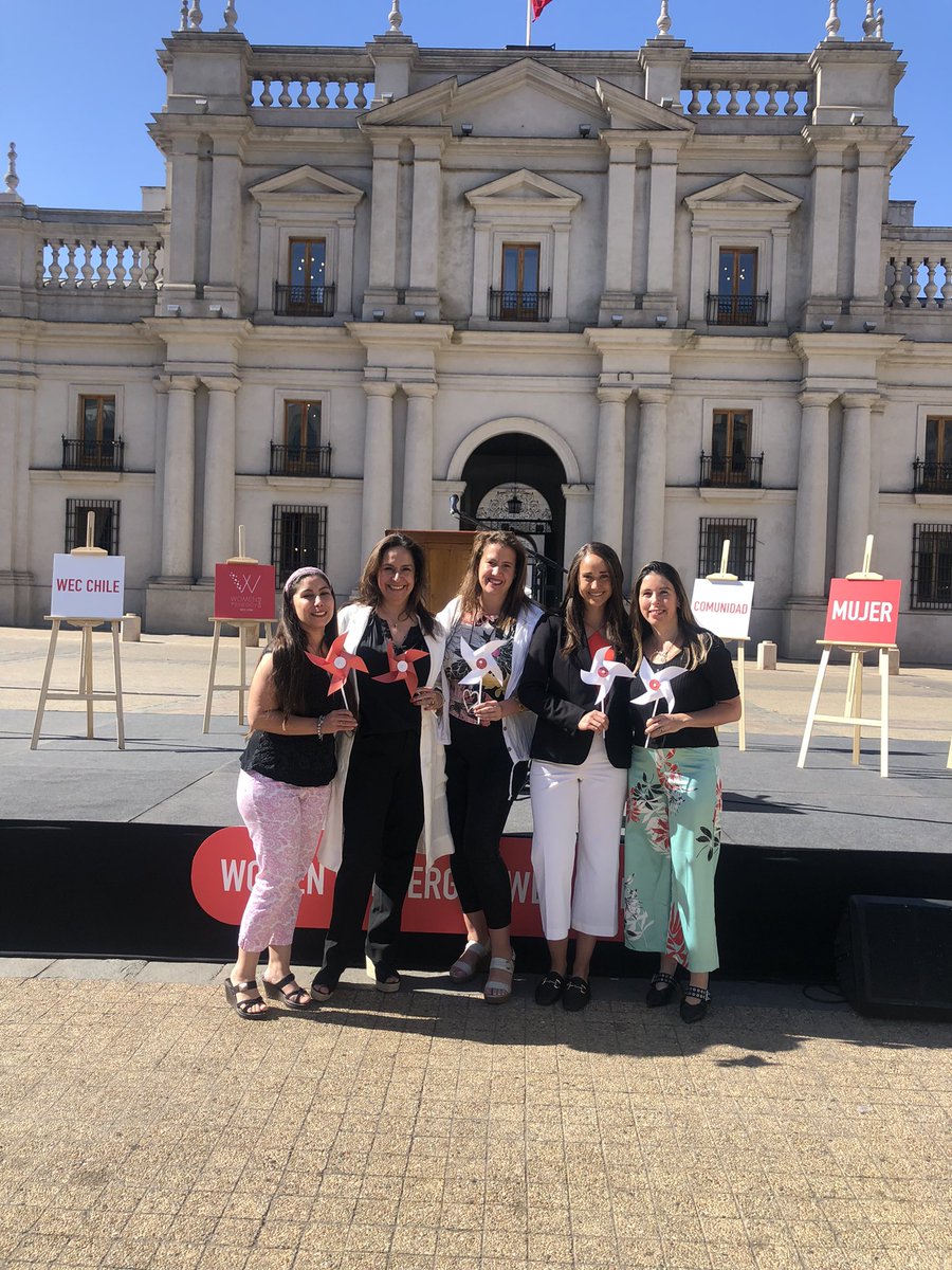 Feliz en el evento de las 4 generaciones de <a href="/WomeninenergyC/">womeninenergy.chile</a>. <a href="/AES_Andes/">AES Andes</a> presente en este nuevo hito. <a href="/MinEnergia/">Ministerio de Energía</a>