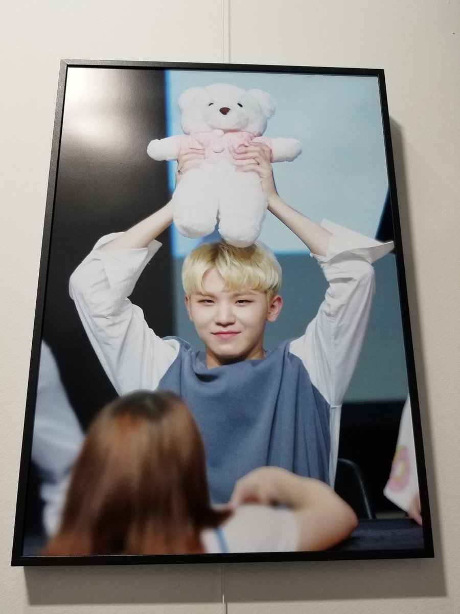 Theiapallas's tweet photo. Celebrated by going cafe hopping in Hongdae~♡ 
First off to @Sameday_1122 and made it for first come keychain prize~♡♡ 
#Happy_WOOZI_Day #우리지훈이_태어나줘서고마워_생일축하해 https://t.co/8cEedULKfH