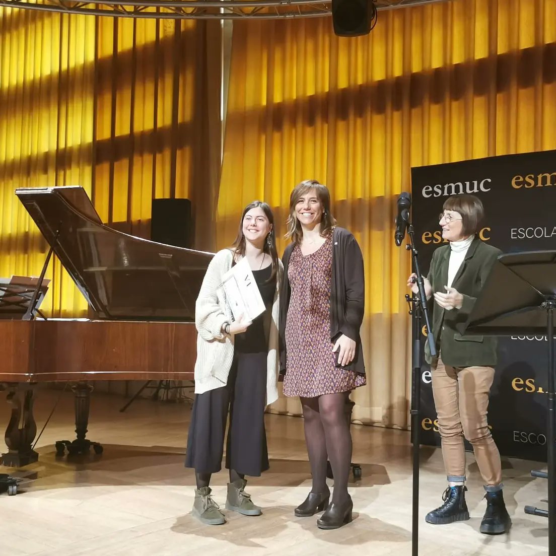 esmuccat's tweet photo. 🥇Felicitats a la guanyadora, Laia Glück, del @IEAOm! https://t.co/h0UB7wvfDm