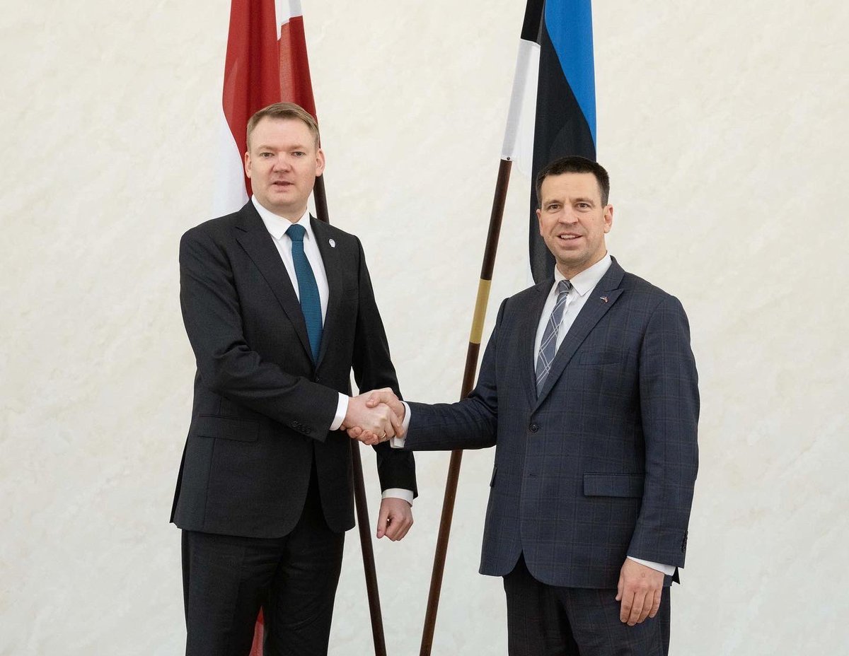 Glad to welcome the Speaker of the Latvian Saeima @EdvardsSmiltens in Tallinn. Our bilateral relations are excellent, discussed advancing our cooperation in defence, digitalization and other areas as well as further support to #Ukraine.