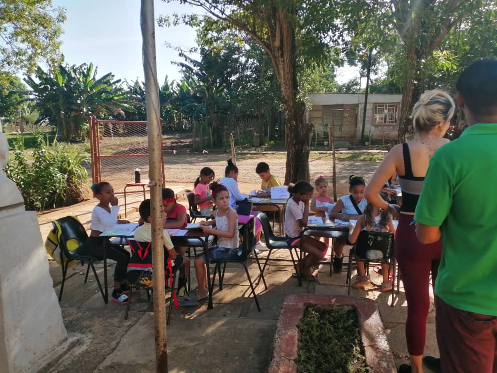 Arelisyero's tweet photo. #EducaciónVenezuela. Se desarrolla actividades complementarias sobre la lectura en el centro Alfredo Gamonal Mell.@MariaReyesGame2 @VelizYaumara @PedroGmezHernn5 @Lzaro50696382 https://t.co/1ARmwp4ll7