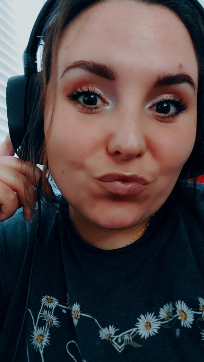 Hey my sweet baby angels x

We are live playing do Warzone 2 if you wanna come hang out and say hey 👋 

twitch.tv/purplesheepy_