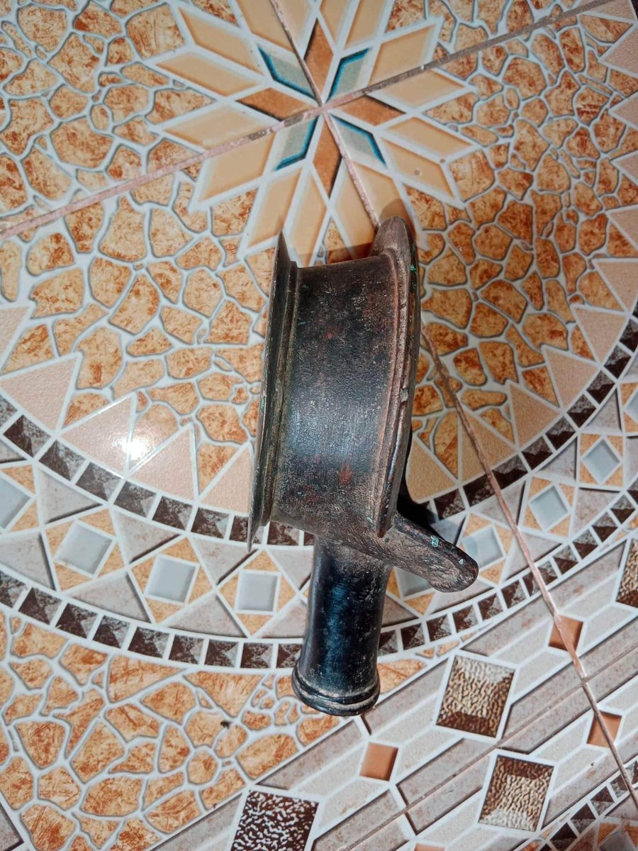 A closer look at “Prensa,” the oldest known iron model in El Nido. 2 units are on the process of registry already, one in Manlag and another in Bagong Bayan. #elnido #elnidoheritage #ruralelnido #elnidoculture #history