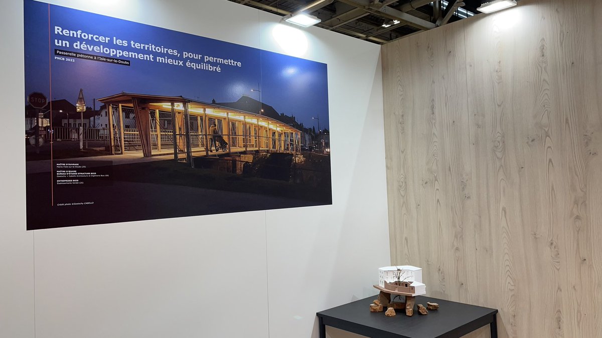 Architectes_org's tweet photo. [#SMCL2022] Top départ ! 🟢 Aujourd’hui c’est le 1er jour du Salon des Maires et des Collectivités Locales. Retrouvez nous sur le stand stand B38, situé Pavillon 4, allée B, et en Live-tweet (en thread juste ici ⬇️)
#teamarchi #1maire1archi https://t.co/82TKb9HUHN